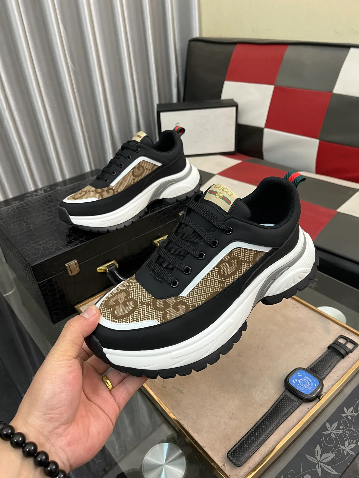 Men's Men's Shoes💰458⌚️⌚️[GUCCI] Gucci men's casual shoes are absolutely popular🔥The ultimate matching item for trendy men! The charm of super texture is irresistible, the main recommendation, the flower leather color is bright! The upper is made of high-quality cowhide with branded fabrics, pigskin lining for the feet, and wear-resistant rubber sole, which is noble and elegant! Extremely comfortable🎁🎁You can be as handsome as you want💪 38-443️⃣colors available